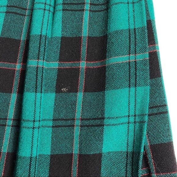 RUSS Plaid Pleated Skirt, Green Black - Picture 11 of 14